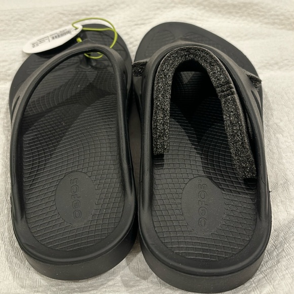 OOFOS OOriginal - Black - NEW WITH TAGS - Picture 5 of 6